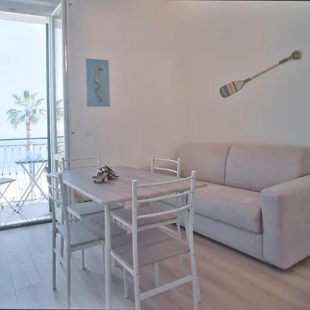 Medusa - Lungomare 公寓