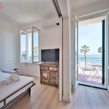 Medusa - Lungomare 公寓